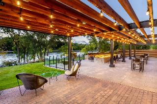 Courtyard Appleton Riverfront