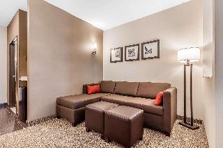 2 Queen Beds, Suite, Nonsmoking