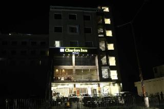 Clarion Inn Amps