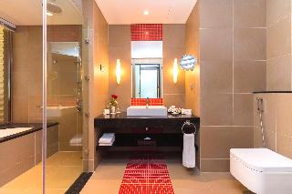 1 King Standard Club Floor
