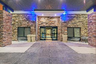 Holiday Inn Express and Suites Perryton