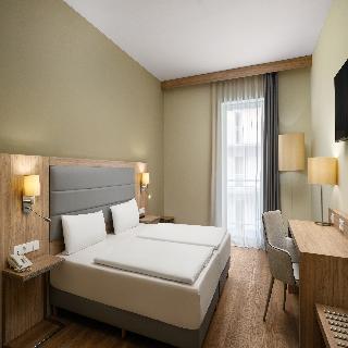 Akeah Verdi Budapest