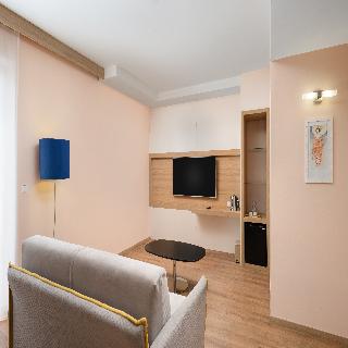Akeah Verdi Budapest