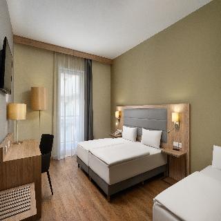 Akeah Verdi Budapest