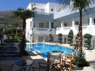 Emerald Studios & Hotel