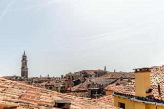 Venice Apartments