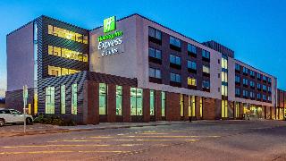 Holiday Inn Express & Suites Platteville By IHG