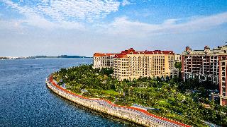 Crowne Plaza Qingdao Oriental Movie Metropolis