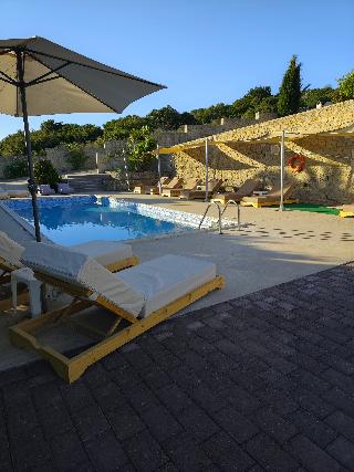 Lagoon View Apartments - Adults Only
