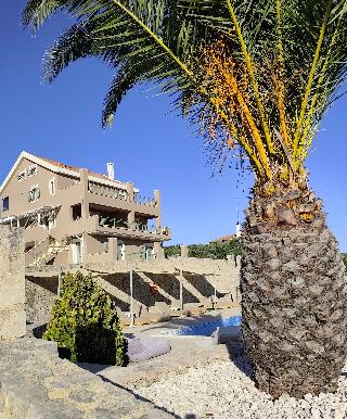 Lagoon View Apartments - Adults Only