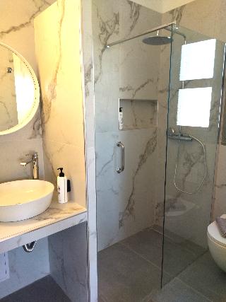 Lagoon View Apartments - Adults Only