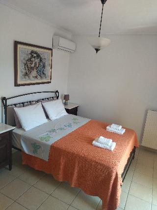 Lagoon View Apartments - Adults Only