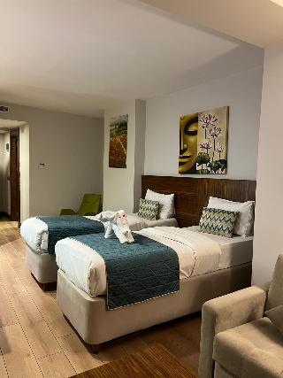 The White Orient Hotel