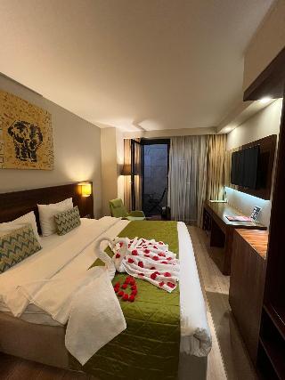 The White Orient Hotel