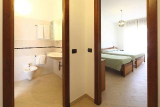 Residence Hotel Kriss, Genoa