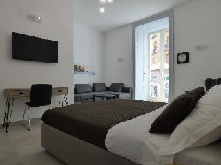 B&B Monteoliveto 33, Naples