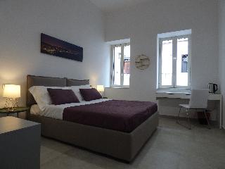 B&B Monteoliveto 33, Naples