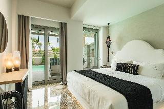 Blue Carpet Luxury Suites