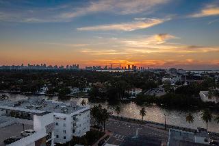 Hotel Continental Miami Beach, Tapestry Collection