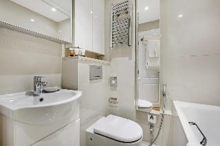 Queensgate Court, Londyn