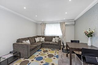 Queensgate Court, Londyn