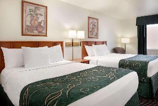 2 Queen Beds  Non-Smoking