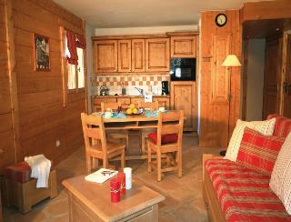 Lagrange Prestige Le Hameau du Rocher Blanc, French Alps
