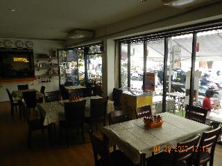 Glad Bangkok Hostel Bar and Restaurant