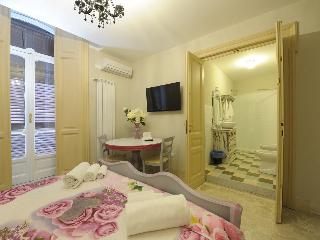 Angioino B&B & Spa, Naples