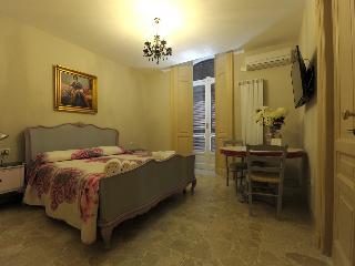 Angioino B&B & Spa, Naples
