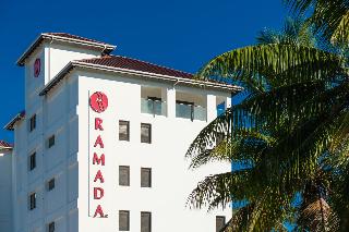 Ramada Suites by Wyndham Wailoaloa Beach Fiji