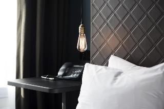 Ph Oosteinde, Amsterdam and vicinity