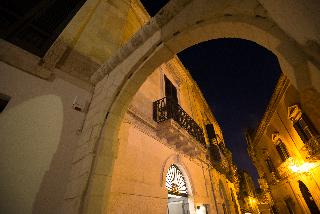 Palazzo de Noha, Puglia