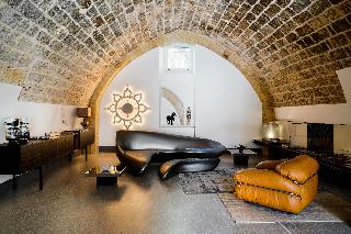 Palazzo de Noha, Puglia