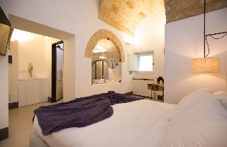 Palazzo de Noha, Puglia