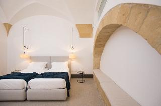 Palazzo de Noha, Puglia