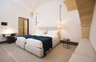 Palazzo de Noha, Puglia