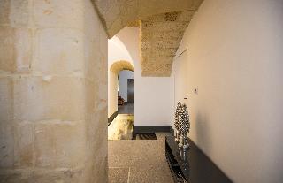 Palazzo de Noha, Puglia