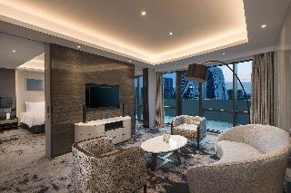 1 King 1 Bdrm Suite Living Dining Area