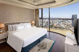 SUITE WITH VIEWS