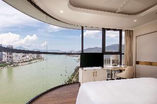 SUITE WITH VIEWS
