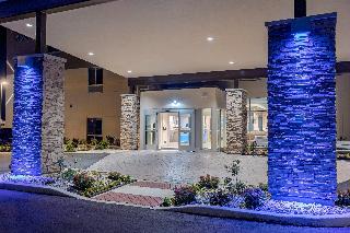 Holiday Inn Express and Suites Elkhart North