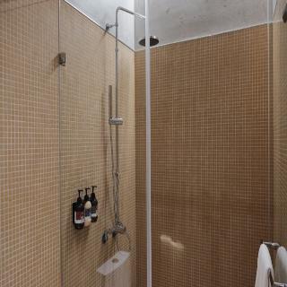 Room:DBL.ST-1
