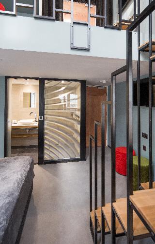 Quentin Zoo, Amsterdam and vicinity