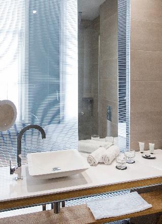 Quentin Zoo, Amsterdam and vicinity