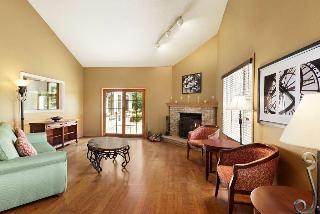 Country Inn & Suites by Radisson, Northfield, MN