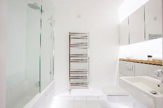 London Square Apartments, Londyn