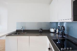 London Square Apartments, Londyn