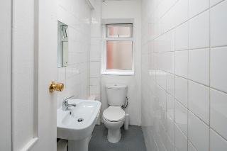 OYO Home 111 Clapham 14 bed HMO, Londyn