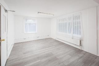 OYO Home 111 Clapham 14 bed HMO, Londyn